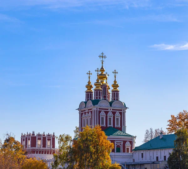 Convento Novodevichy Monastero Bogoroditse Smolensky Una Giornata Autunnale Soleggiata Porta — Foto Stock