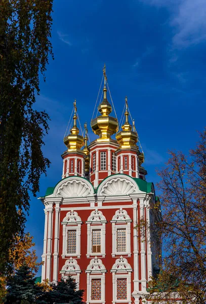 Convento Novodevichy Mosteiro Bogoroditse Smolensky Dia Ensolarado Outono Porta Igreja — Fotografia de Stock