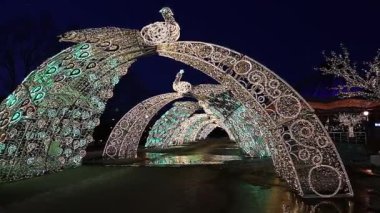 Vernadskogo Prospekt 'teki Büyük Moskova Sirki' nin yakınındaki Moskova 'da Noel (yeni yıl) dekorasyonu.