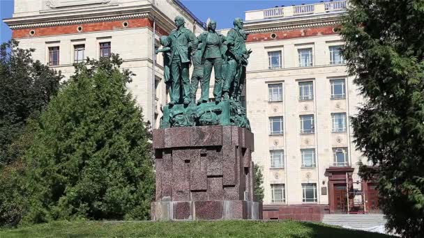 Moscow Rússia Agosto 2021 Monumento Dedicado Equipes Construção Estudantis Perto — Vídeo de Stock