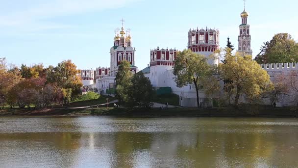 Veduta Del Convento Novodevichy Monastero Bogoroditse Smolensky Del Grande Stagno — Video Stock