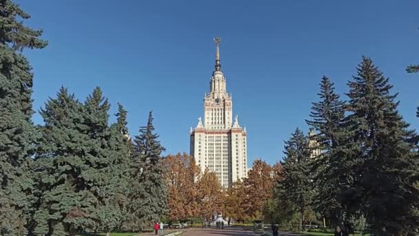 Moscow Russia October 2021 Området Lomonosov Statsuniversitet Moskva Msu Sparrow – stockvideo