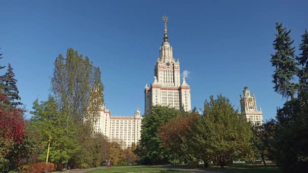 Huvudbyggnaden Lomonosov Moscow State University Sparrow Hills Höstens Soliga Dag — Stockvideo