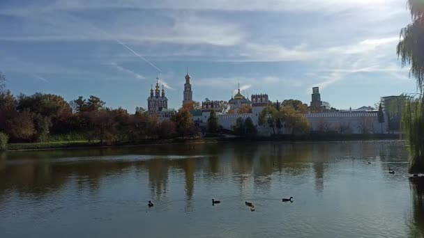 Pohled Klášter Novodevichy Klášter Bogoroditse Smolensky Velký Rybník Novodevichy Slunečného — Stock video