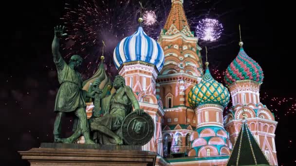 Catedral Intercesión Santísima Theotokos Foso Templo Basilio Bendito Fuegos Artificiales — Vídeo de stock