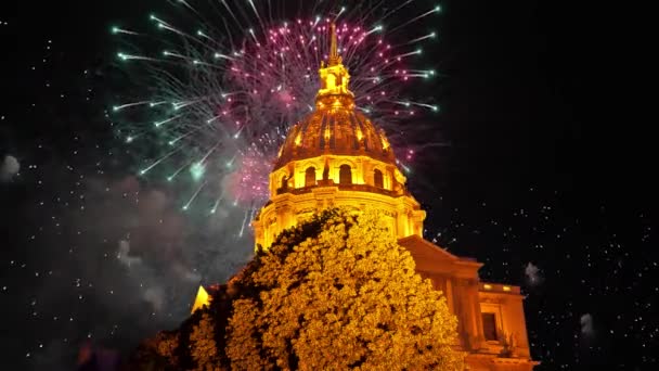 Celebratory Colorful Fireworks Les Invalides National Residence Invalids Night Paris — ストック動画
