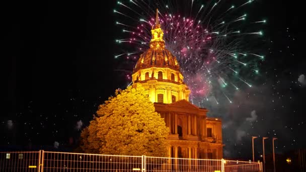 Celebratory Colorful Fireworks Les Invalides National Residence Invalids Night Paris — Stok video