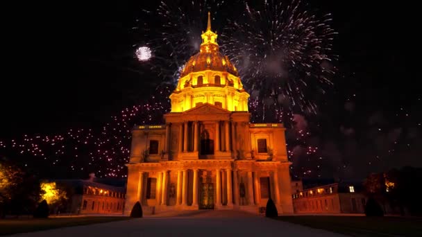 Celebratory Colorful Fireworks Les Invalides National Residence Invalids Night Paris — 图库视频影像