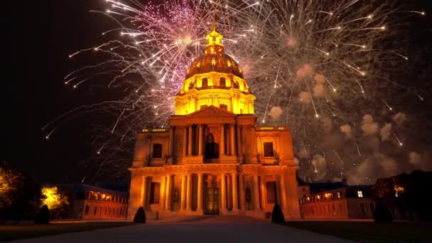 Celebratory Colorful Fireworks Les Invalides National Residence Invalids Night Paris — 图库视频影像