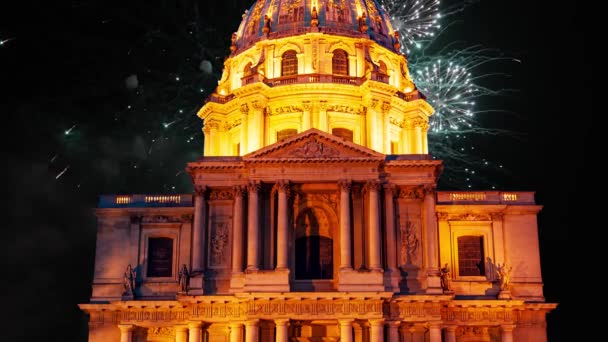 Celebratory Colorful Fireworks Les Invalides National Residence Invalids Night Paris — Stockvideo