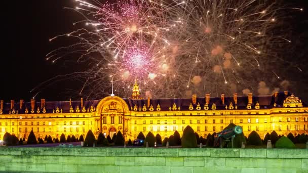 Celebratory Colorful Fireworks Les Invalides National Residence Invalids Night Paris — 图库视频影像