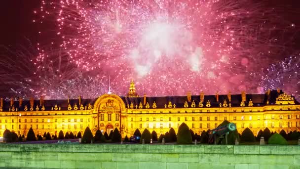 Celebratory Colorful Fireworks Les Invalides National Residence Invalids Night Paris — Vídeos de Stock