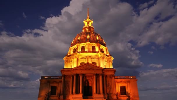 Les Invalides Residencia Nacional Los Inválidos Contra Cielo Por Noche — Vídeos de Stock