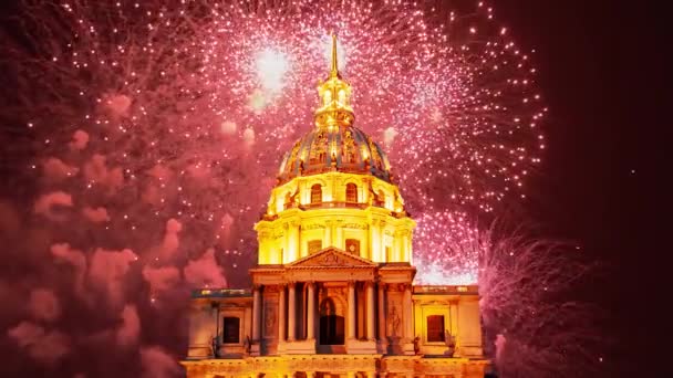 Celebratory Colorful Fireworks Les Invalides National Residence Invalids Night Paris — Vídeo de Stock