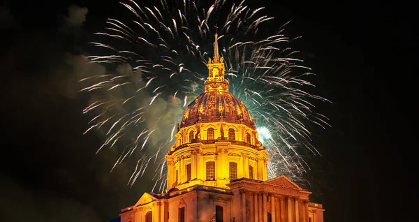Celebratory Colorful Fireworks Les Invalides National Residence Invalids Night Paris — ストック写真