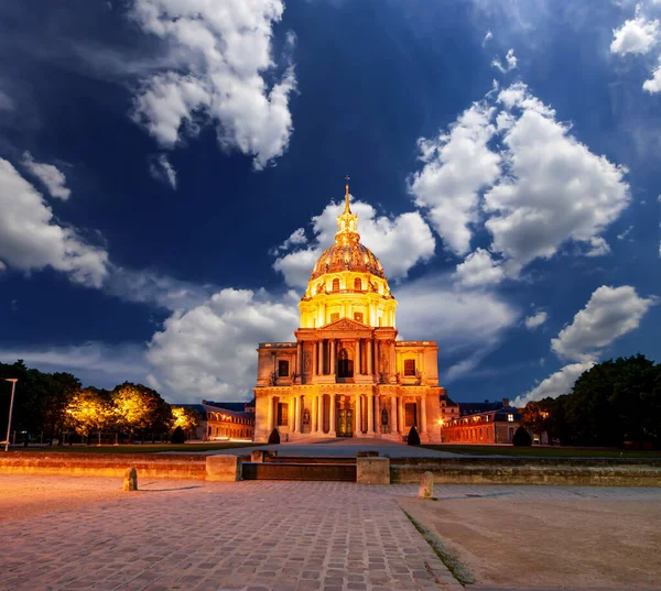 Les Invalides Rokkantak Nemzeti Rezidenciája Éjszaka Párizs Franciaország — Stock Fotó