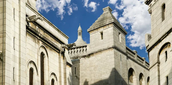 巴黎圣心大教堂 Basilica Sacred Heart Paris 俗称圣心大教堂 Sacre Coeur Basilica 位于法国巴黎蒙马特区 — 图库照片