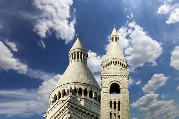 巴黎圣心大教堂 Basilica Sacred Heart Paris 俗称圣心大教堂 Sacre Coeur Basilica 位于法国巴黎蒙马特区 — 图库照片