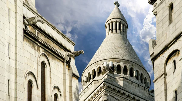 프랑스 파리의 몽마르트르 지역에 스러운 Sacre Coeur Basilica — 스톡 사진