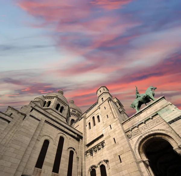 巴黎圣心大教堂 Basilica Sacred Heart Paris 俗称圣心大教堂 Sacre Coeur Basilica 位于法国巴黎蒙马特区 — 图库照片