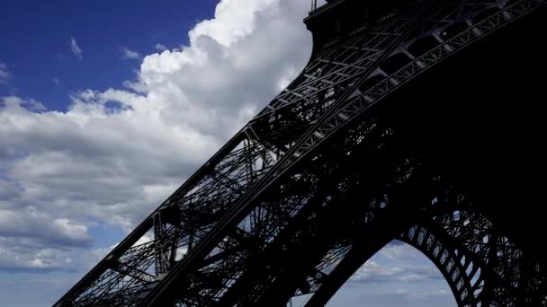 Tour Eiffel Paris France Sur Fond Nuages Mouvants — Video