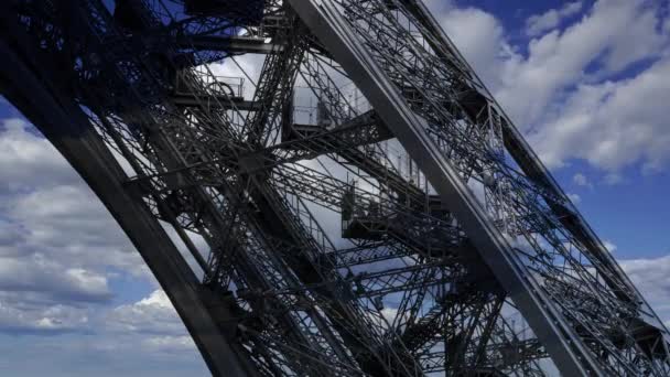 Eiffel Tower Paris France Background Moving Clouds — Stock Video