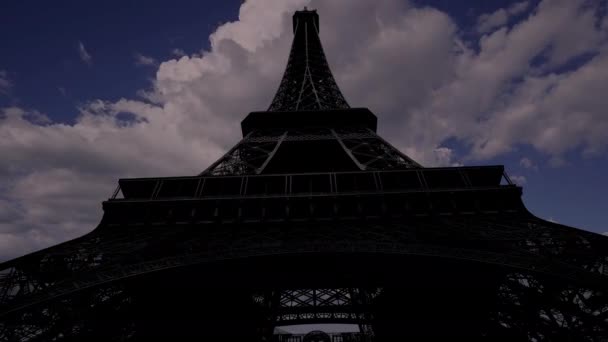 Tour Eiffel Paris France Sur Fond Nuages Mouvants — Video