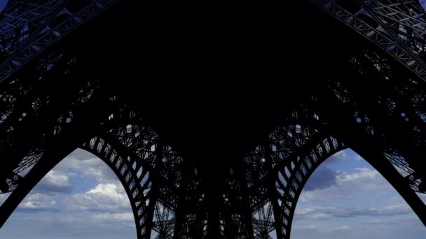 Torre Eiffel París Francia Sobre Fondo Nubes Movimiento — Vídeo de stock