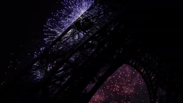 Fogos Artifício Coloridos Sobre Torre Eiffel Paris França — Vídeo de Stock