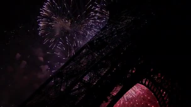 Fogos Artifício Coloridos Sobre Torre Eiffel Paris França — Vídeo de Stock