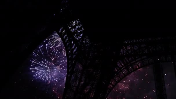 Fogos Artifício Coloridos Sobre Torre Eiffel Paris França — Vídeo de Stock