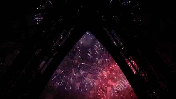 Kleurrijk Vuurwerk Boven Eiffeltoren Parijs Frankrijk — Stockvideo