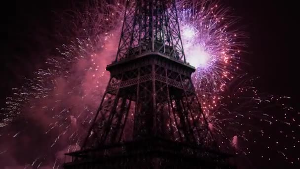 Kleurrijk Vuurwerk Boven Eiffeltoren Parijs Frankrijk — Stockvideo