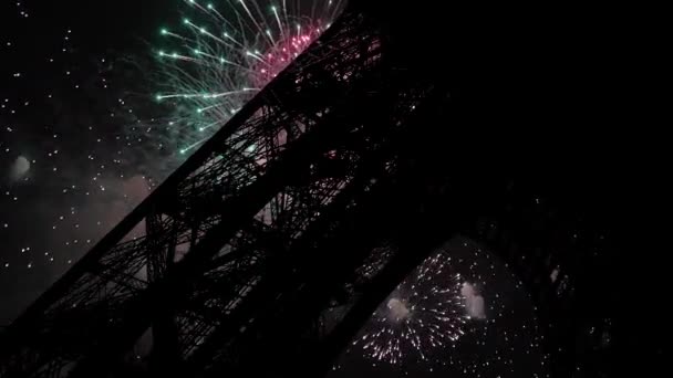 Fogos Artifício Coloridos Sobre Torre Eiffel Paris França — Vídeo de Stock