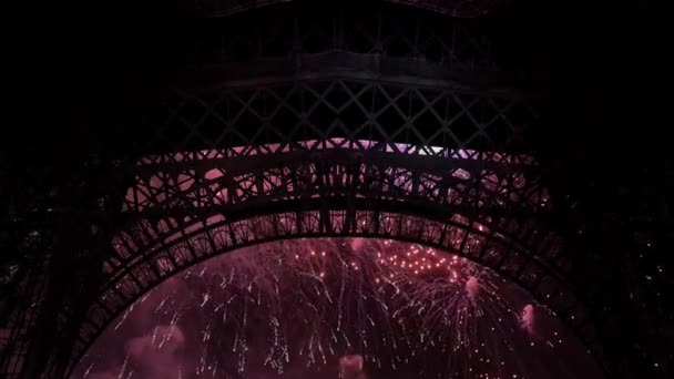 Kleurrijk Vuurwerk Boven Eiffeltoren Parijs Frankrijk — Stockvideo