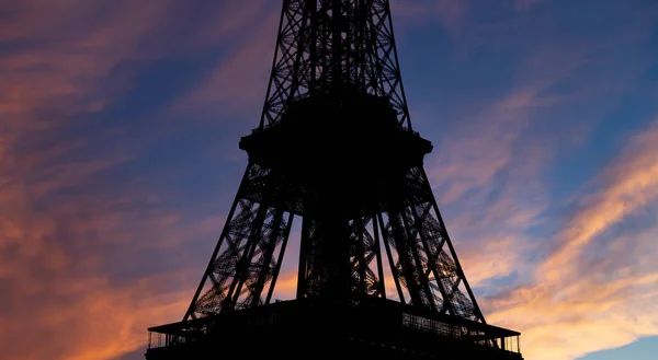 Эйфелева Башня Париже Франция Фоне Красивого Неба — стоковое фото