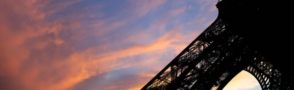 Torre Eiffel Contorno Paris França Fundo Belo Céu — Fotografia de Stock