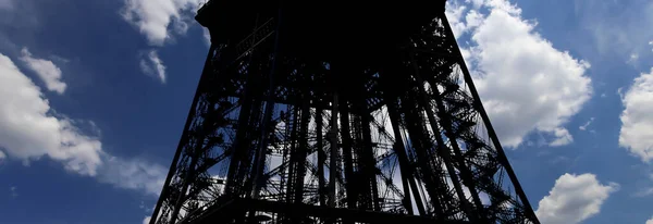 Torre Eiffel Contorno Paris França Fundo Belo Céu — Fotografia de Stock