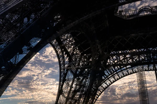 Torre Eiffel Contorno París Francia Sobre Fondo Hermoso Cielo — Foto de Stock