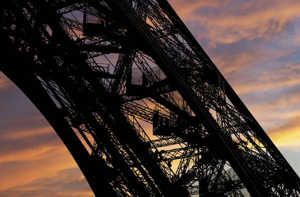 Torre Eiffel Contorno París Francia Sobre Fondo Hermoso Cielo —  Fotos de Stock