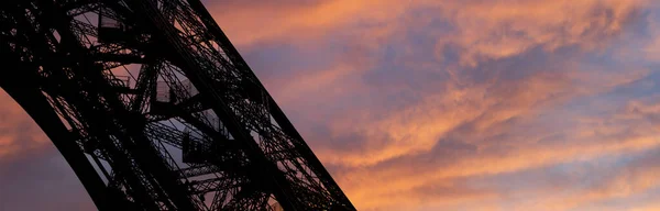 Torre Eiffel Contorno París Francia Sobre Fondo Hermoso Cielo —  Fotos de Stock