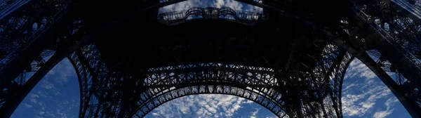 Torre Eiffel Contorno Parigi Francia Sullo Sfondo Bellissimo Cielo — Foto Stock