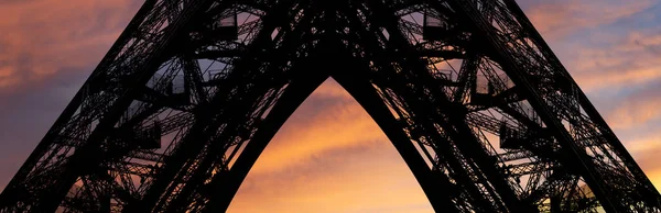 Torre Eiffel Contorno París Francia Sobre Fondo Hermoso Cielo —  Fotos de Stock