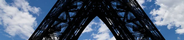 Torre Eiffel Contorno París Francia Sobre Fondo Hermoso Cielo — Foto de Stock