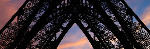 Torre Eiffel Contorno Parigi Francia Sullo Sfondo Bellissimo Cielo — Foto Stock