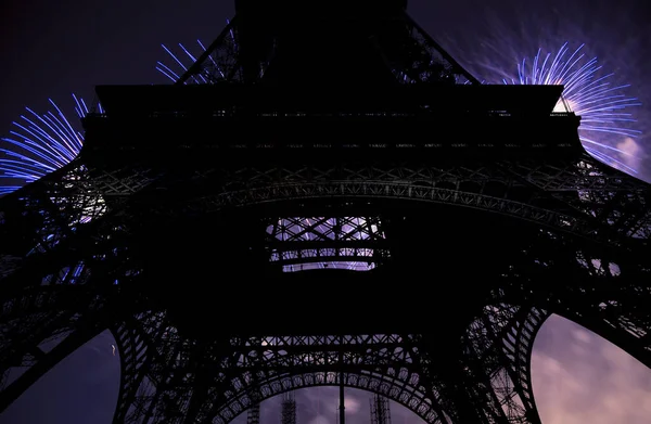 Fogos Artifício Coloridos Sobre Torre Eiffel Paris França — Fotografia de Stock