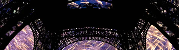 Fuegos Artificiales Colores Celebración Sobre Torre Eiffel París Francia —  Fotos de Stock
