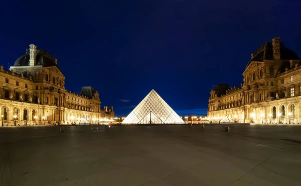 París Francia Mayo 2019 Palacio Del Louvre Pirámide Que Completó —  Fotos de Stock