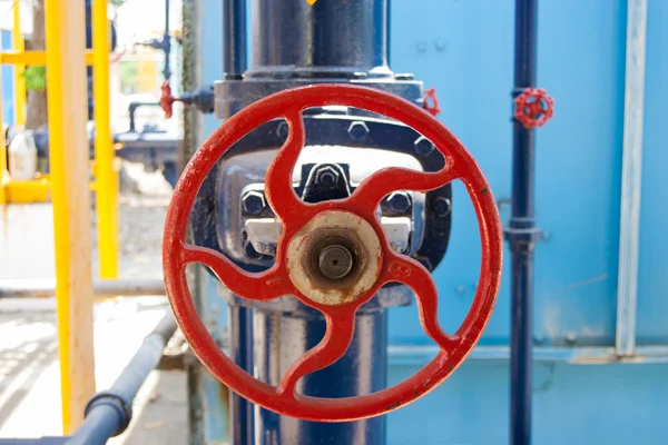 Valve on the pipeline — Stock Photo, Image