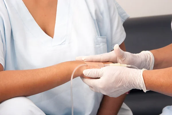 Nurse attending sick patinet — Stock Photo, Image